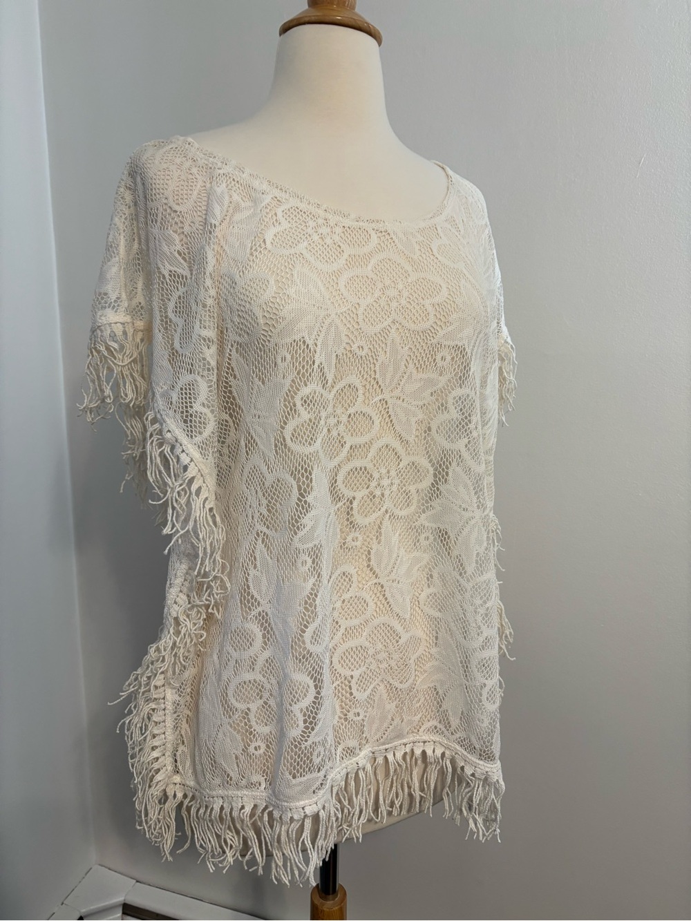 Xhilaration Cream Floral Lace Fringe Top